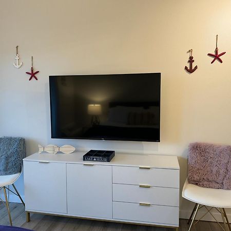 Newly Remodeled Mid-Century Modern Lake Condo Lake Geneva Exterior photo