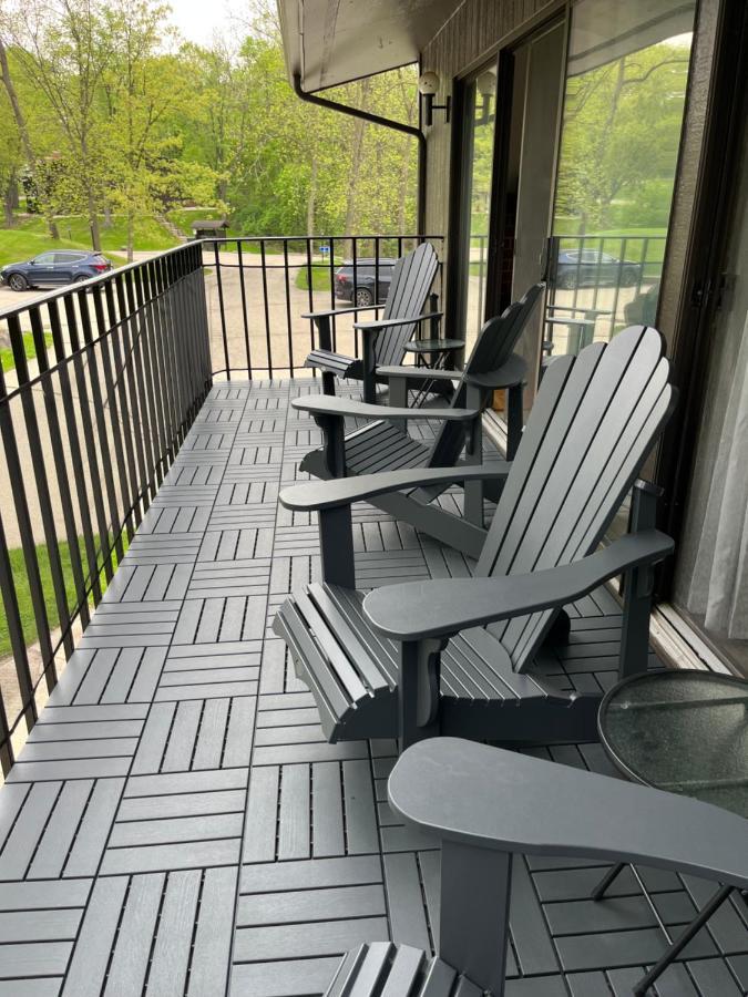Newly Remodeled Mid-Century Modern Lake Condo Lake Geneva Exterior photo